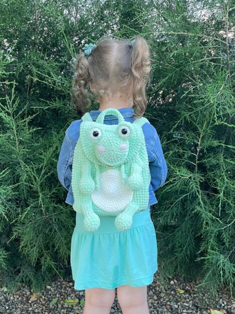 Backpack Frog 1 scaled