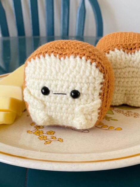 Loafie the Bread (1)